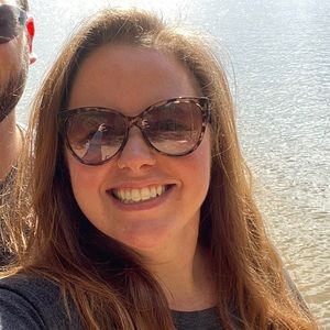 Meet your Posher, Stephanie